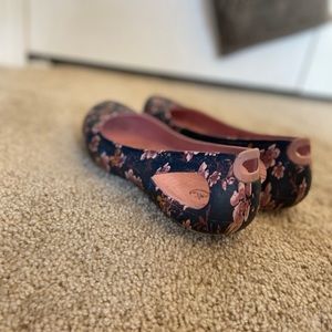 Floral (Navy/Pink) Croc’s Kadee